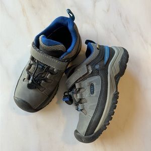 Keen grey and blue